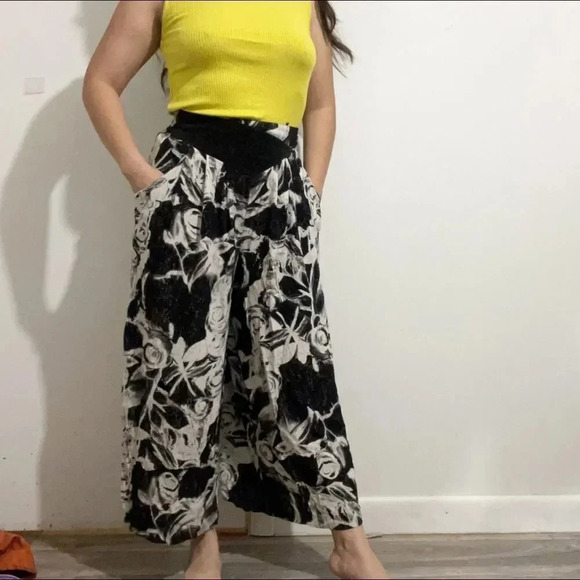 Vtg black and white floral women palazzo Wide leg pants - Picture 2 of 10